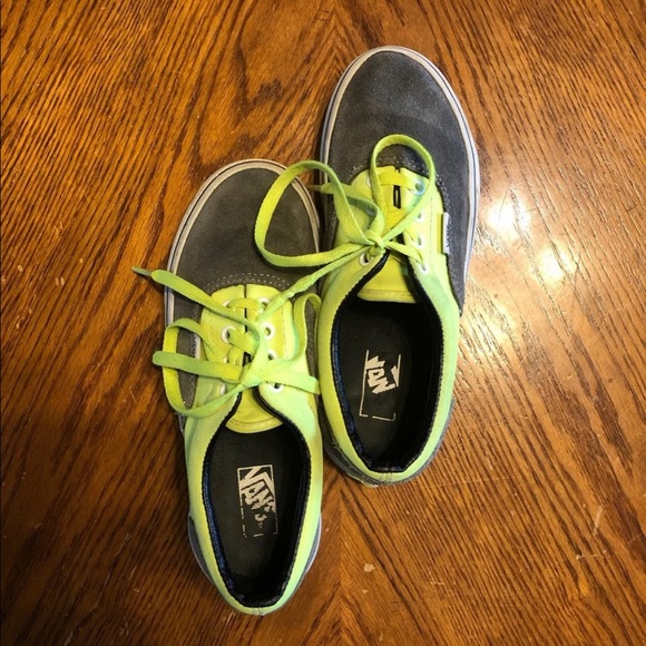 Girls Vans size 2.5 - Picture 6 of 9